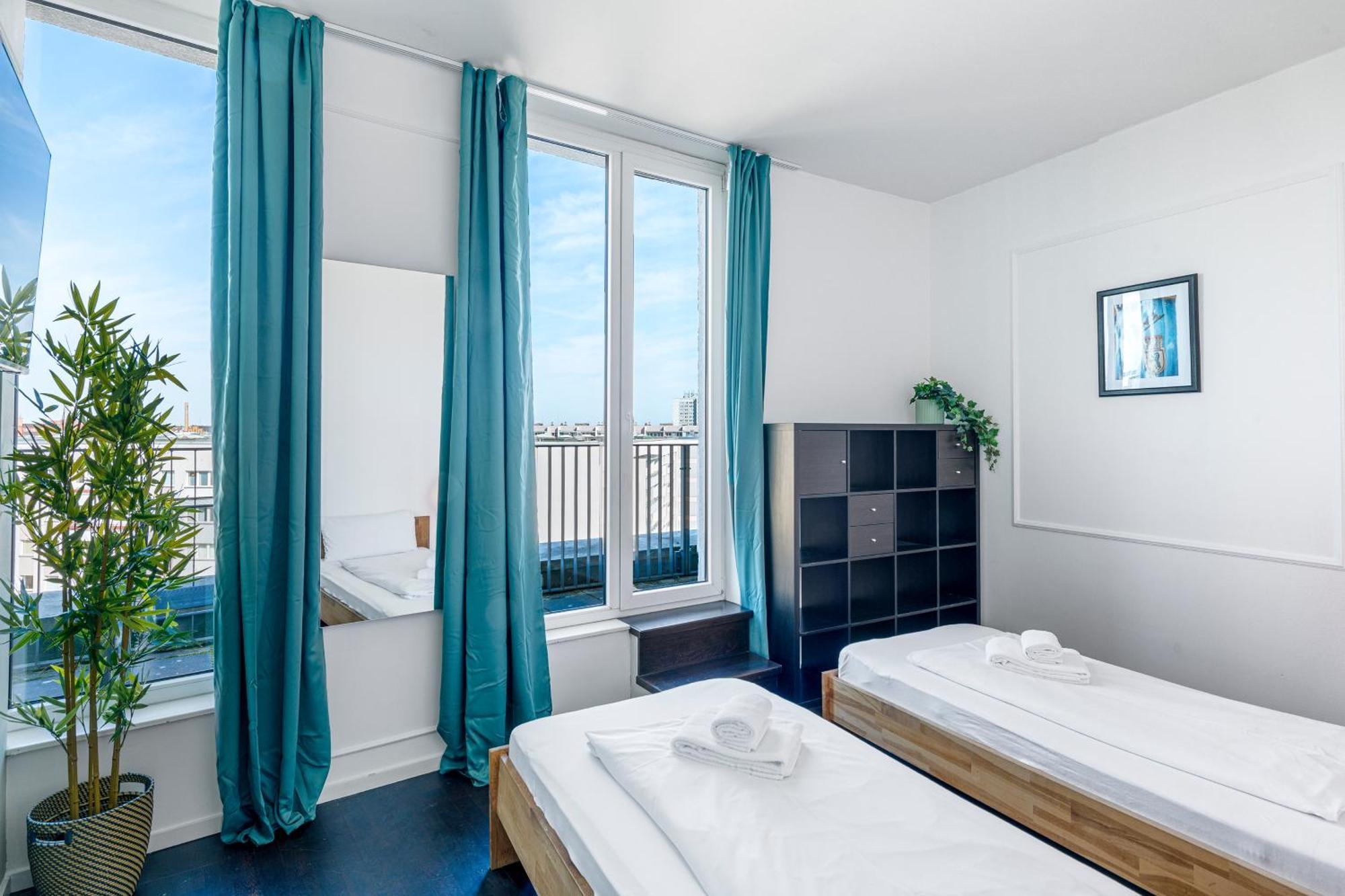 Holiday At Alexanderplatz Apartments — Photos 2