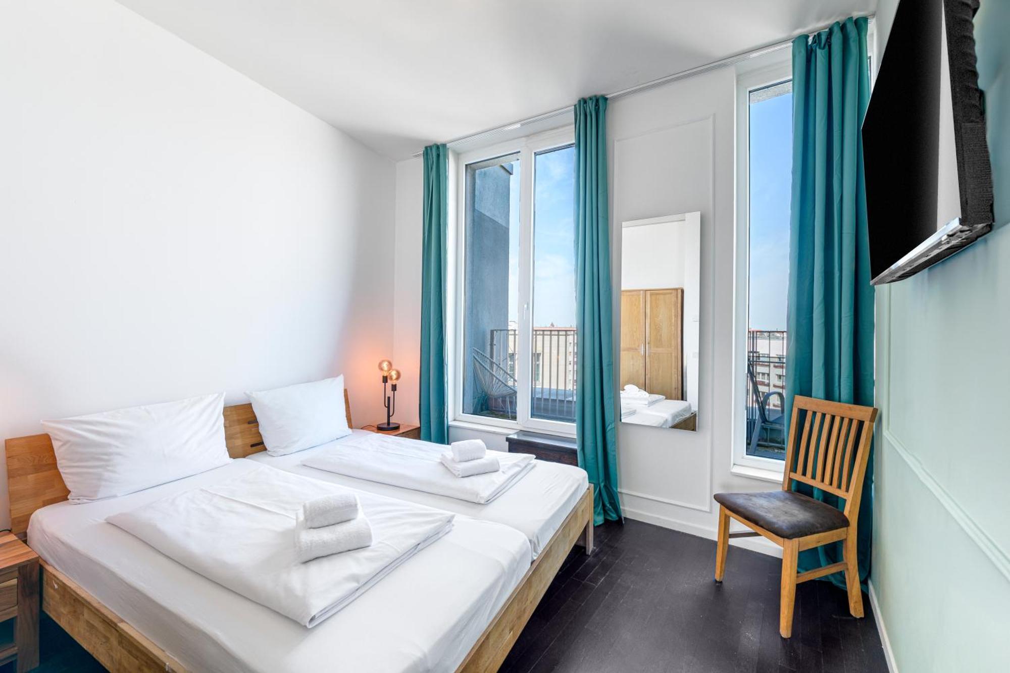 Holiday At Alexanderplatz Apartments — Photos 1